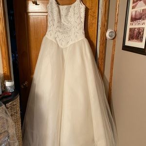 Ivory spaghetti strap wedding dress